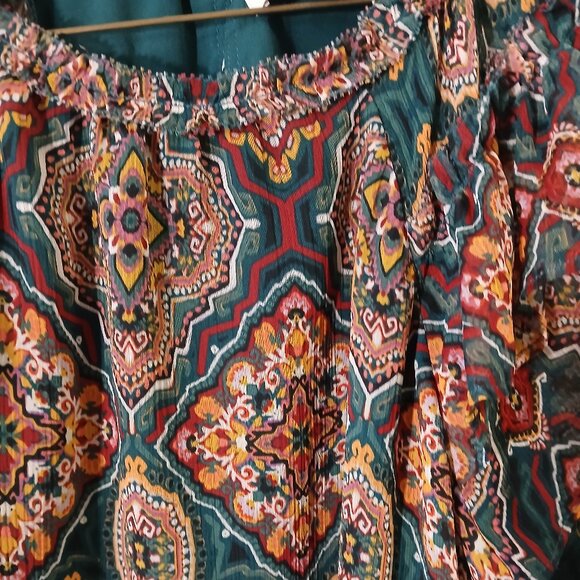 LOFT blouse - size small - dark green with gold, burgundy, white pattern - Picture 8 of 8